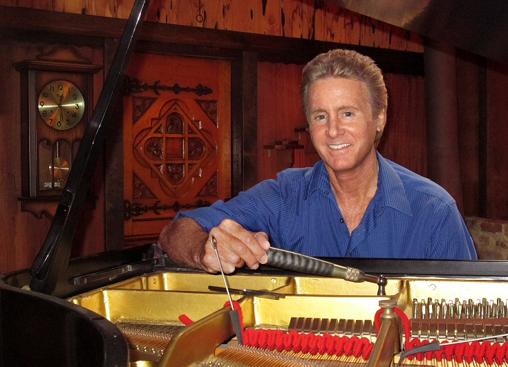 Piano Tuner  Serving the greater San Jose, Los Gatos, Saratoga, and Santa Cruz communities since 1975